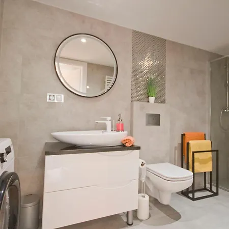 Apartament Comfort Przy Rynku Z Sauna, Klimatyzacja I Parkingiem Kielce Exterior foto