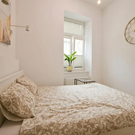 Apartament Comfort Przy Rynku Z Sauna, Klimatyzacja I Parkingiem Kielce Exterior foto